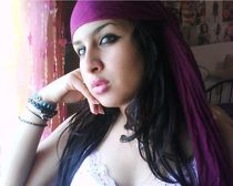 Plump solo model Mercedez