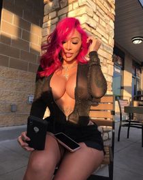 Aria Alexander, Photo